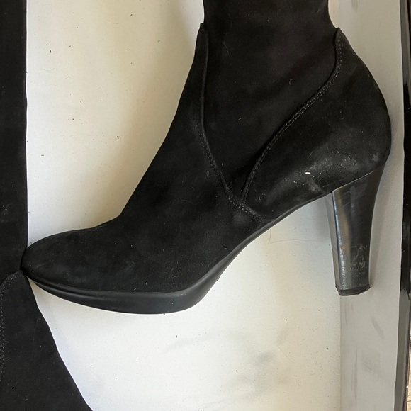 Black Knee-High Heeled Boots - Picture 2 of 4